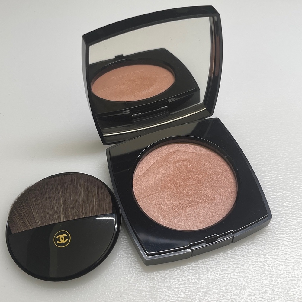 CHANEL ECLAT DU DESERT ILLUMINATING POWDER 2020 LIMITED EDITION COMPACT 11g